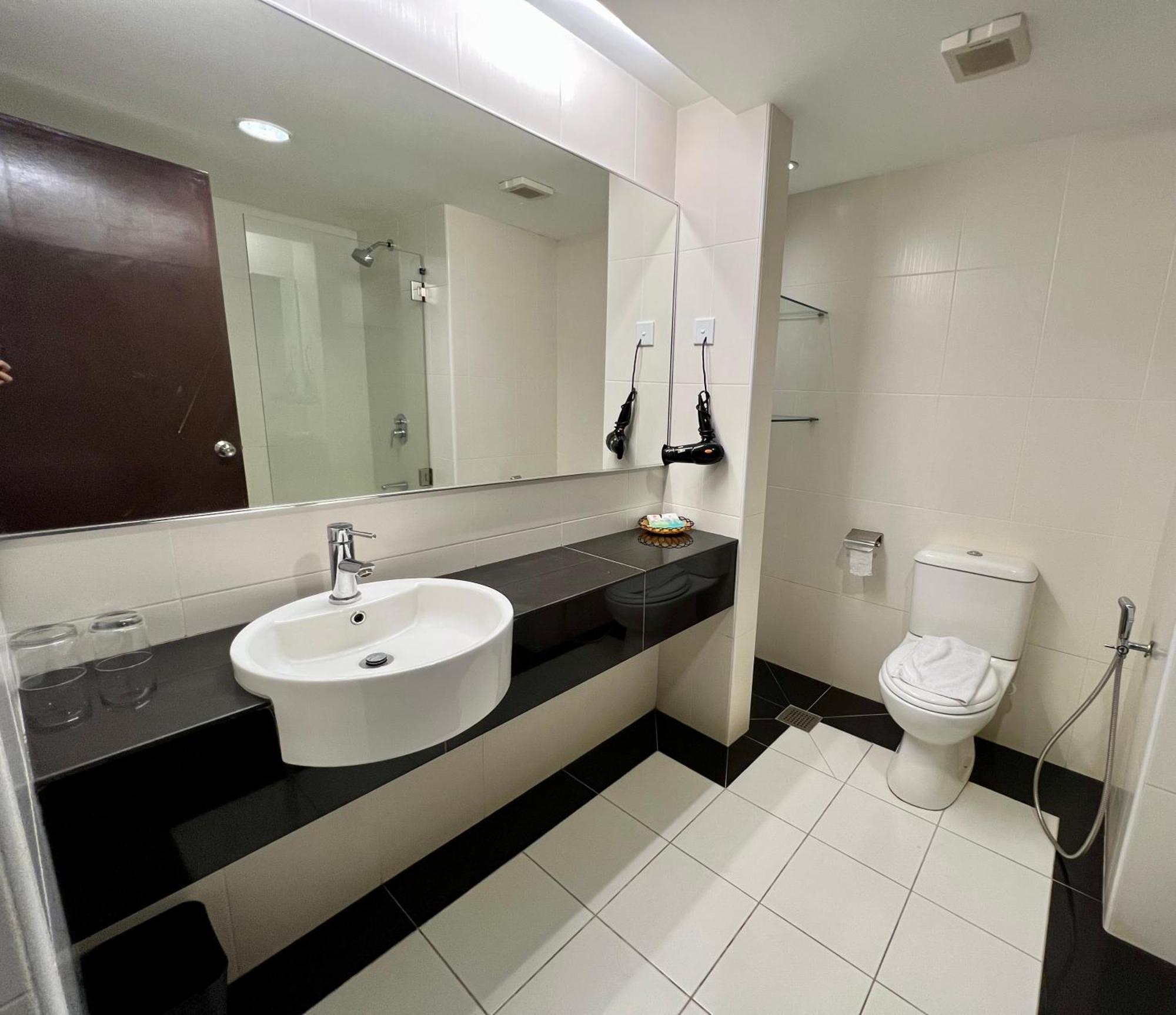 Hotel Yt Midtown קואלה טרנגאנו מראה חיצוני תמונה