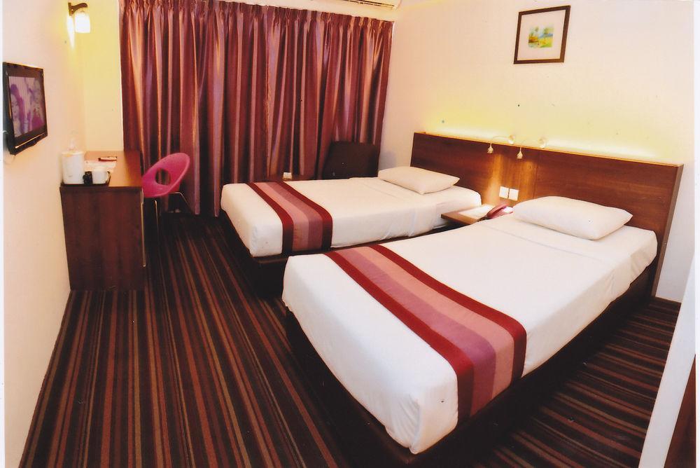 Hotel Yt Midtown קואלה טרנגאנו מראה חיצוני תמונה
